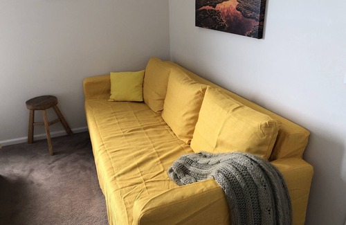 Glen Waverley Bed & Breakfast | (Y) 5-Star Room+Bathroom - Single/Couple/Business