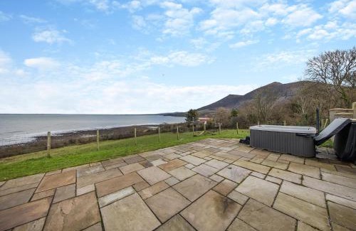 Trefor House | Y Beudy Gwydir