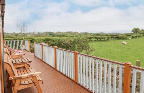 Llanfairpwllgwyngyll House | Y Caban