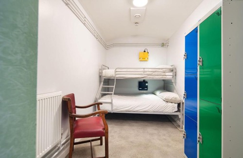 Cardigan House | Y Clinc