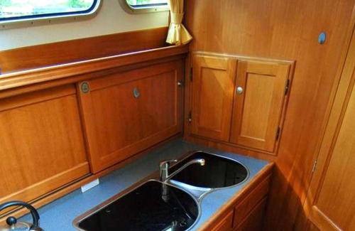 Oberhavel Boat Rental | Yacht Pedro Skiron 35 for 4 people.