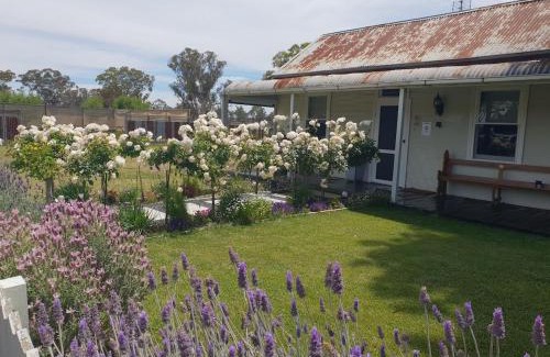 Apsley House | Yallamatta Bed and Breakfast