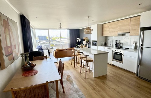 Yarraville Apartment | Yarraville Village apartment with panoramic views