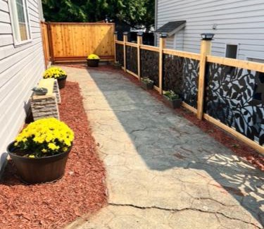 Campbell River House | Yellow Door Suite