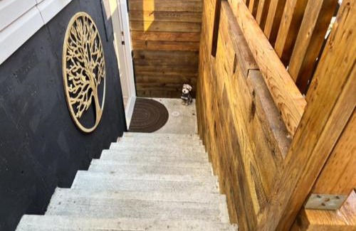 Campbell River House | Yellow Door Suite