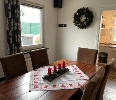 Edinghausen House | Yellow House