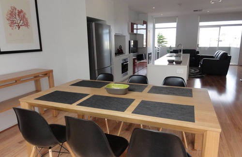 New Port House | Yeltu: 3 bedroom, 2 bathroom Waterfront home