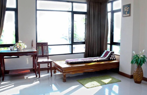 Chachoengsao Hotel | Yenjit Resort