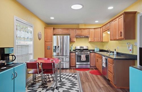 Davis House | Yolo Bungalow - Cozy Craftsman in Downtown Davis
