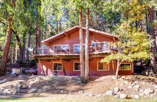 North Wawona House | Yosemite's Riverfront Retreat