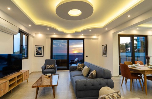 Uzunyurt Villa | You can enjoy both the sea and nature in our luxury villa with unique sea view.