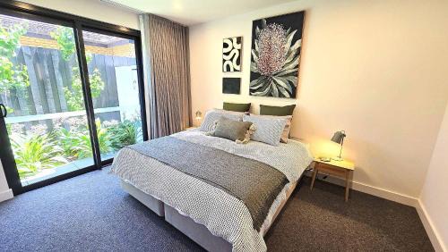 Hampton Apartment | Your 2 Bed Hampton Haven with parking