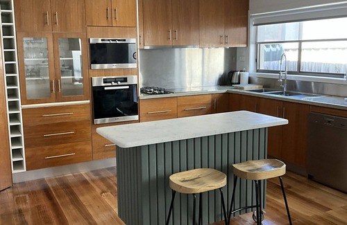 Yarraville House | Your Melbourne House large family home in the heart of Yarraville Village.