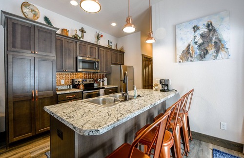 Cheyenne Crossing Cabin | Your Next Cozy Escape 1BR New Cabin near Cheyenne Crossing/Spearfish Canyon!