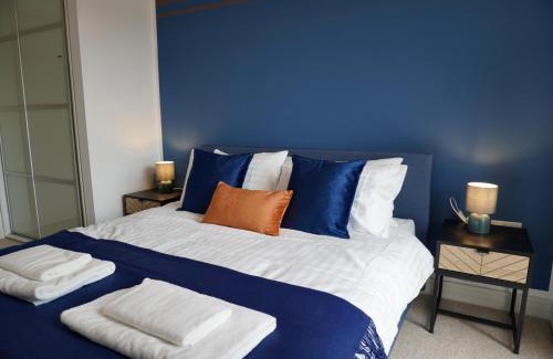 Hemel Hempstead Apartment | Your Perfect Business Suite, 2 beds 2 bathrooms Apartment, Free Parking, Monthly Stays, Business, Contractors