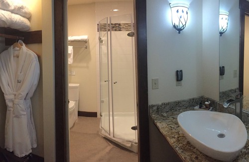 Langley Bed & Breakfast | Your Tranquil Island Getaway Starts at COMFORTS OF WHIDBEY Winery and B&B