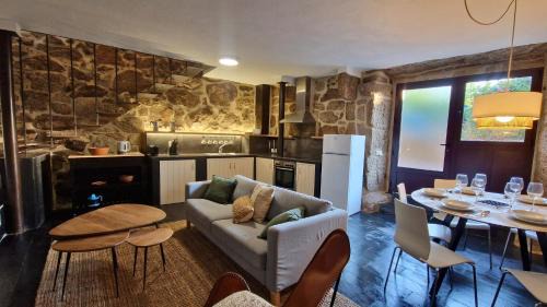 Muinos Villa | YourHouse O Canton