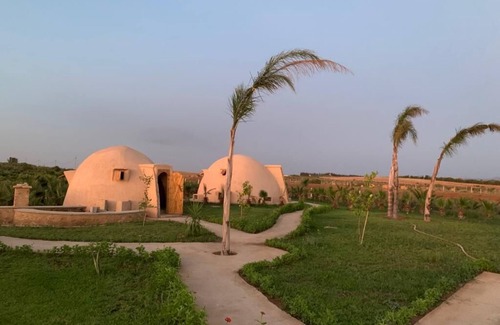 Ain Cheggag Apartment | Yourtes Insolites et Entièrement Écologiques Avec Piscine