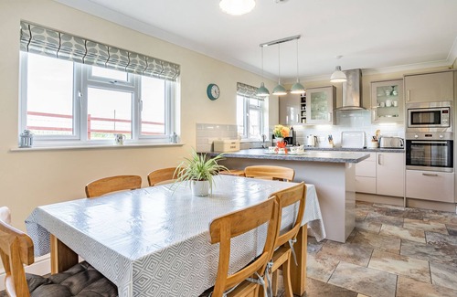 Llanedy Cottage | Yr Hen Ffald