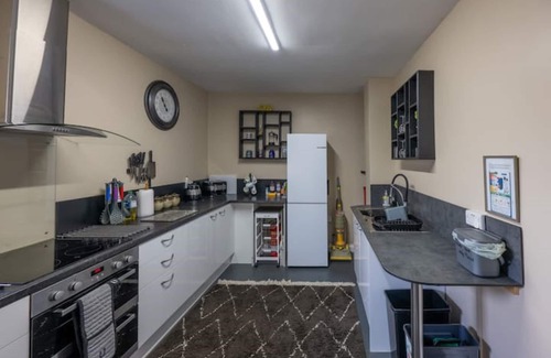 Moelfre House | Yr Hen Weithdy. (The Old Workshop) Ll728hd, sleeps 4 only.n