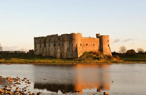 Llanglydwen House | Ysgubor Ganol