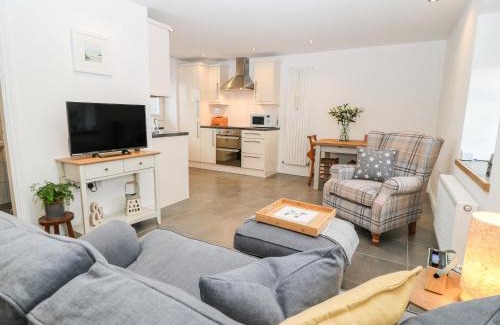 Holyhead House | Ysgubor Llwyd