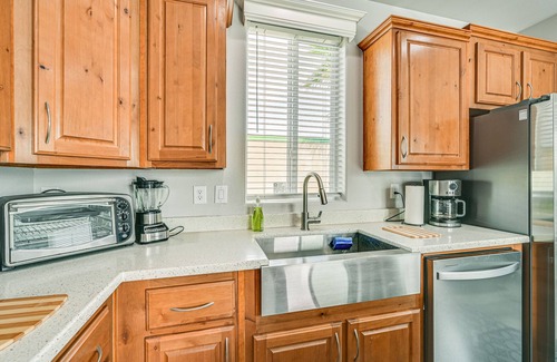 Yuma Cottage | Yuma Home w/Fire Pit & Outdoor Community Pool!