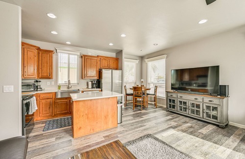 Yuma Cottage | Yuma Home w/Fire Pit & Outdoor Community Pool!