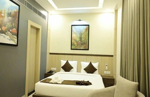 Dumka Hotel | YUVRAJ PALACE