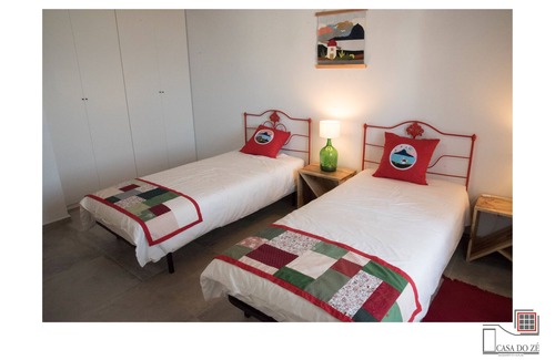 Manadas Apartment | Zé's House | Red Apartment - Ocean View Apartment