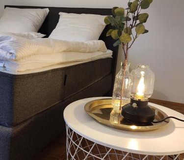 Weststadt Apartment | ZEN Apartments - Exklusive Suite - Luxus - Boxspringbett