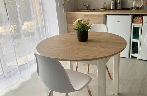 Villepinte Apartment | Zen, studio near Paris Roissy CDG Airport, Disneyland, Asterix, Exposition