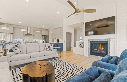 Salvo House | Zensation 14 BR Home at Tarheel Shores close to the beach + pets stay free