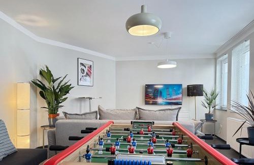 Diemershalde House | Zentr Stuttgart Gruppen-Duplex 13 Schlafplätze, PS5, Spiele & Terrasse