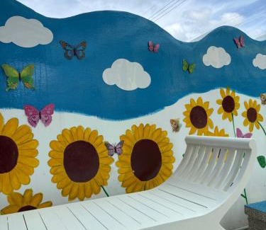 Zhiben House | Zhiben Sunflower Bed and Breakfast