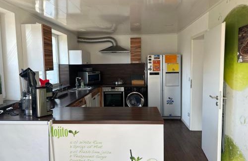 Hennef Apartment | Zimmer HomeOffice Küche WLAN TV mit Terrasse&Grill +Fahrrad