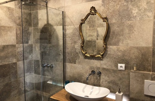 Hyds Hotel | Zone Bleue