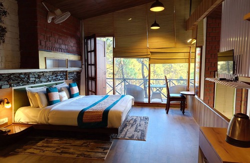 Lansdowne Hotel | Zone Connect by The Park Lansdowne