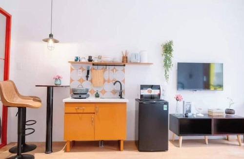 Dong Khoi Apartment | ZY 4. Little Saigon Balcony - Riverside Vibrant D1