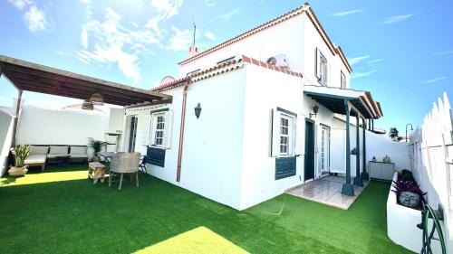 Abades House | ZZ-Family House on the Beach by Deihu Experiences