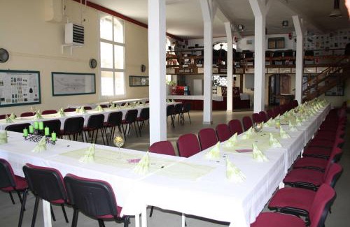 Pasewalk Other | zz Lokschuppen Pasewalk-Erlebnisübernachtung im Schlafwagen