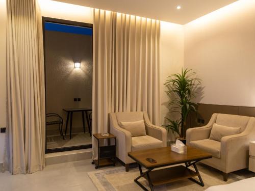 أستديو مميز 14 بجلسة خارجية تسجيل ذاتي قريب من المطار والوجهات الترفيهية Unique Studio 14 with Outdoor Seating Self Check in Near Airport and Attractions