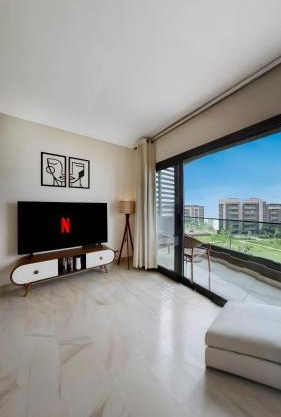 شقة فندقية هادئة بأطلالة بانوراما على الحديقة