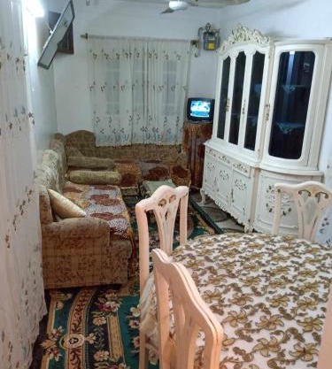 شقة مفروشة للايجار فى دمياط القديمة الشارع الحربى