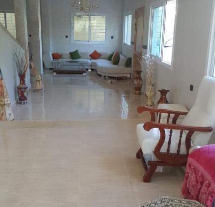 طريق إيموزار قرب مقهى براديس