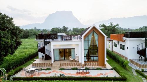 ชษา พลูวิลล่า เชียงดาว Chasa ChiangDao Pool villa