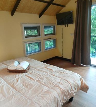 สถานีน้ำหวาน รีสอร์ท น้ำตกอ้ายเขียว