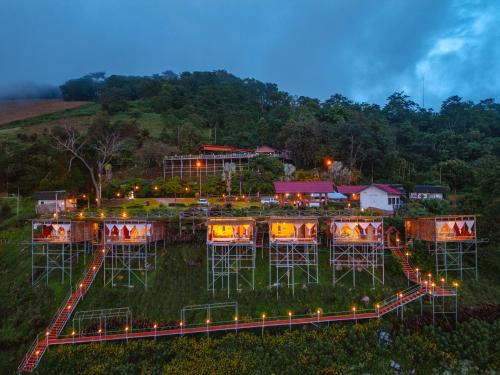 หลงฮักเขาแคมป์ปิ้ง ภูชี้ฟ้า