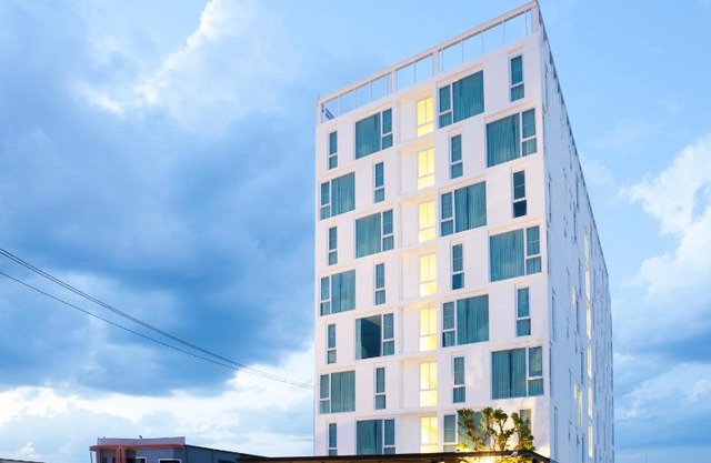 อีซี่โฮเทล 2