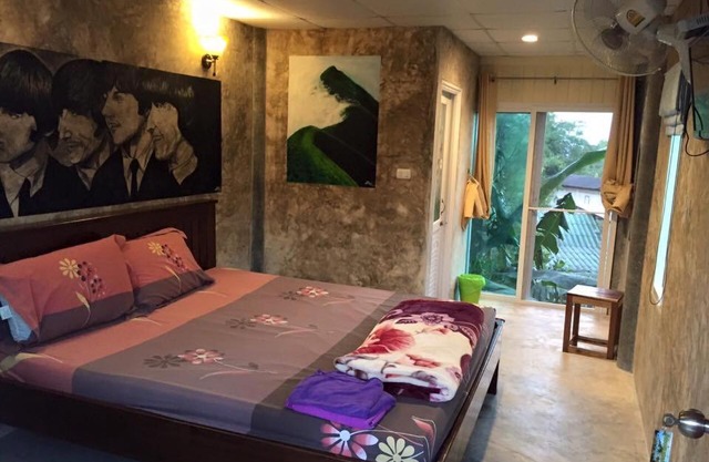 อีต่องโฮมสเตย์